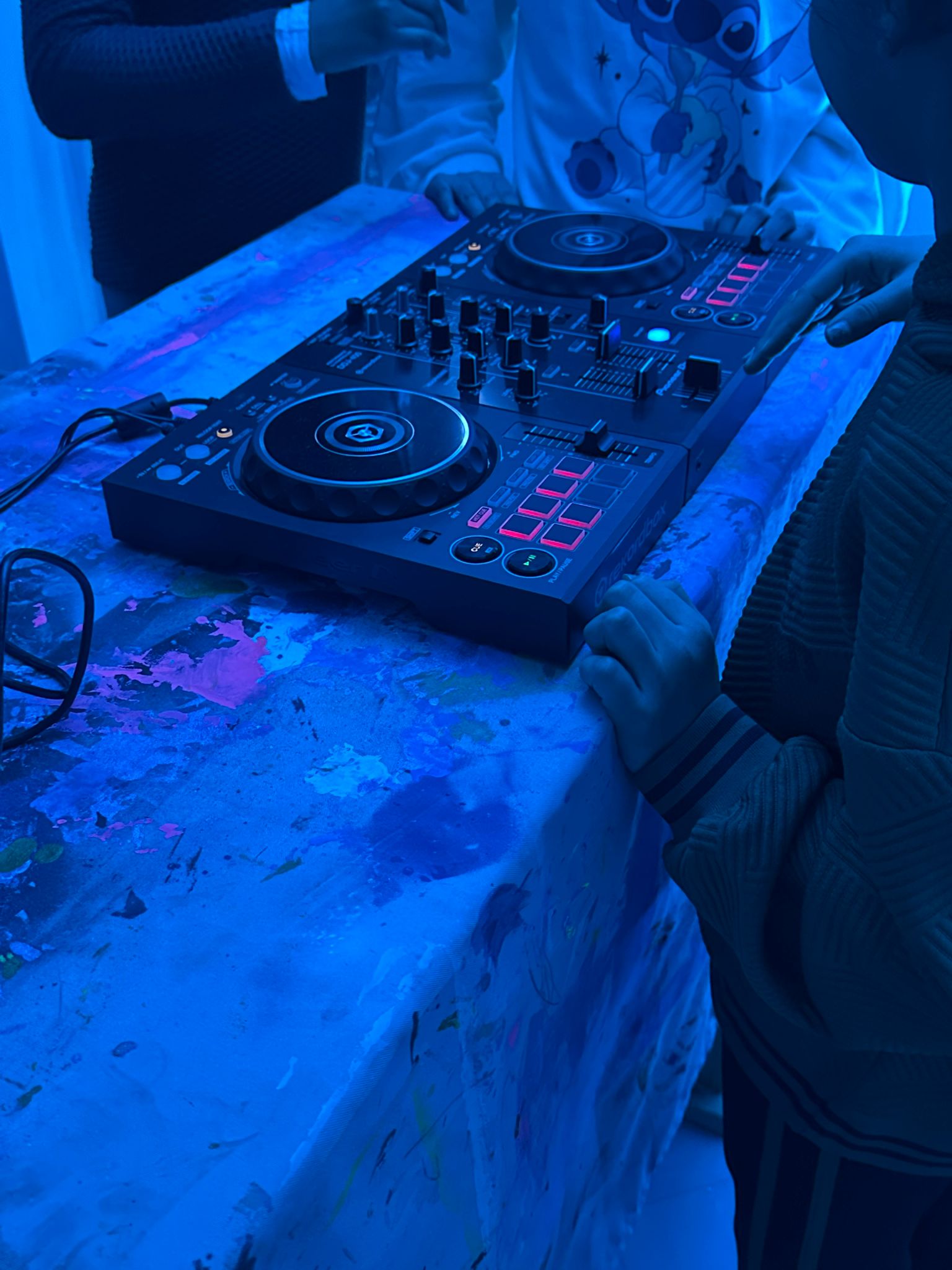 Girls* on Turntables